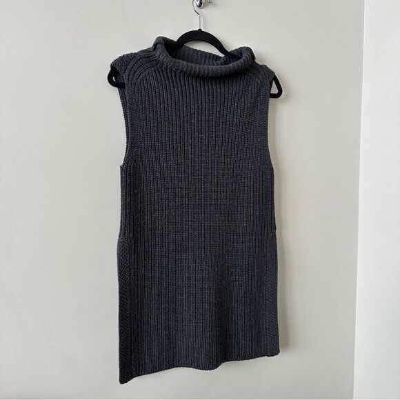 Aritzia-Drundal Dark Grey Sleeveless Knit Sweater - Picture 4 of 9